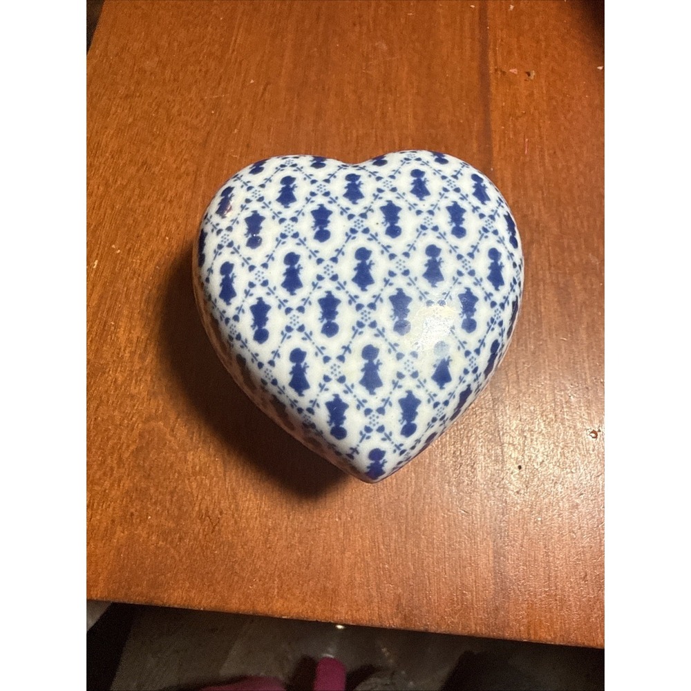 Holly Hobbie Heart-Shaped Porcelain Trinket Box w/ Lid Blue White Pattern Japan